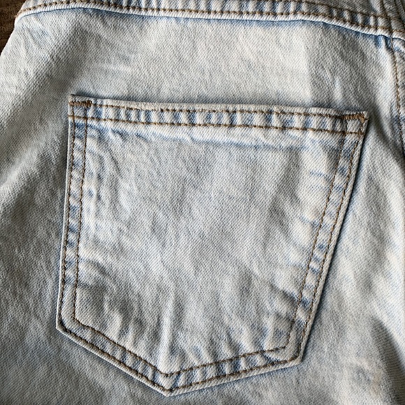 Universal Thread Jean Shorts - Picture 3 of 6
